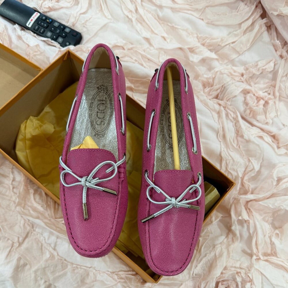 NIB Tod's Heaven New Laccetto+Occhielli pink leather driving loafer 36.5